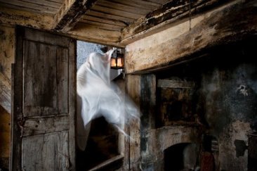 Mi Casa Su Casa - Spell to Welcome The Ghosts
